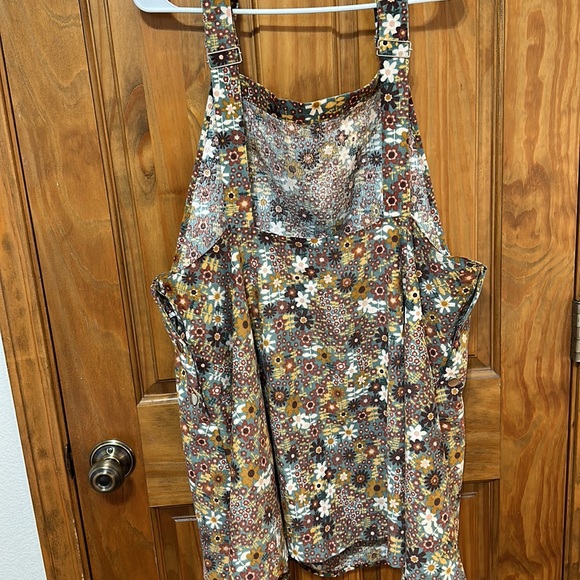 Cider- 2xL floral corduroy overall dress - Picture 3 of 3